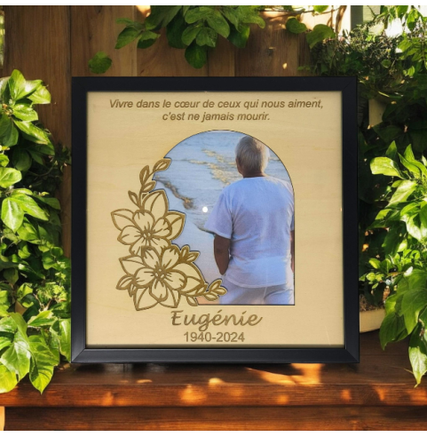 Cadre Souvenir Défunt Personnalisable en Bois - Hommage Élégant Deuil