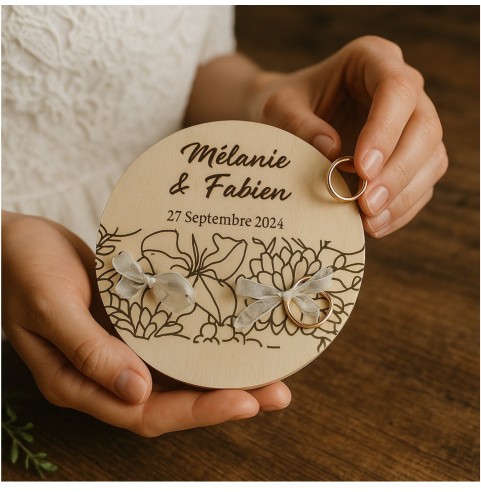 Porte-Alliances Mariage Bois Personnalisé | Prénoms & Date Gravés Motif Fleurs Tropicales