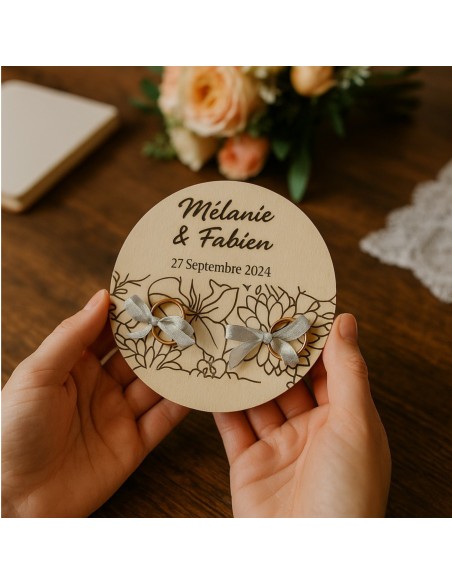 Porte-Alliances Mariage Bois Personnalisé | Prénoms & Date Gravés Motif Fleurs Tropicales