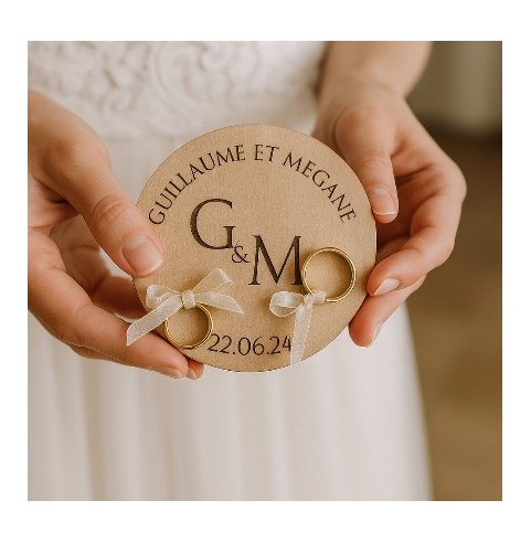 Porte-Alliances Mariage Bois Personnalisé | Prénoms & Date Gravés Bordure Initiales