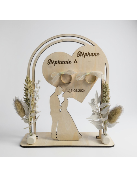 porte alliances en bois personnalisé, alternative coussin d'alliances original pour présentation des anneaux