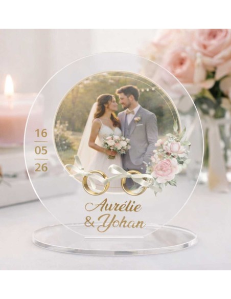support alliances mariage personnalisé en acrylique rond avec photo des mariés et prénoms décoration de mariage élégante
