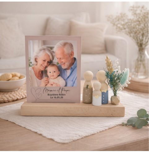 cadeau photo mamie papi baptême personnalisé cadre acrylique avec figurines bois et fleurs séchées